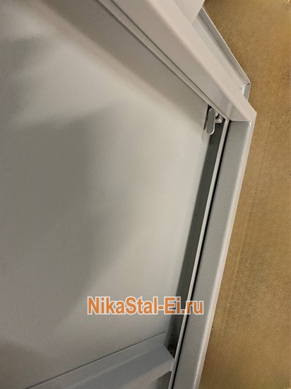 Металлический люк для сокрытия коммуникаций Металлический люк для сокрытия коммуникаций