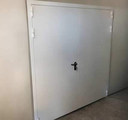 Равностворчатая огнезащитная дверь