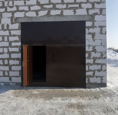 Ворота коричневого цвета Ворота коричневого цвета