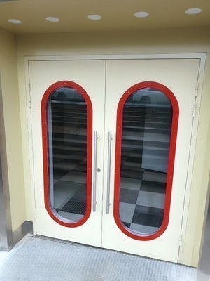 С овальными окнами