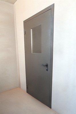 С огнестойким окном С огнестойким окном