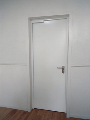 Огнеустойчивая дверь, вид изнутри Огнеустойчивая дверь, вид изнутри