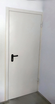 Белая одностворчатая дверь Белая одностворчатая дверь