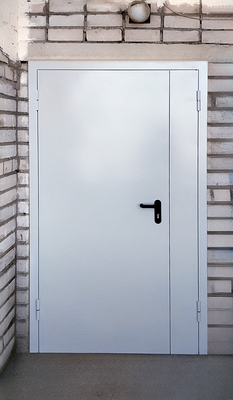 Уличная огнезащитная дверь