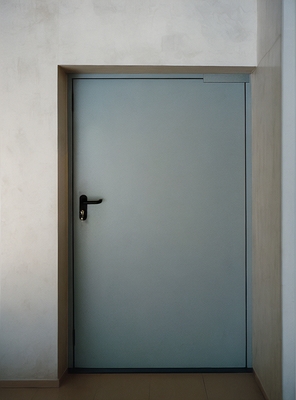 Широкая огнеупорная дверь Широкая огнеупорная дверь