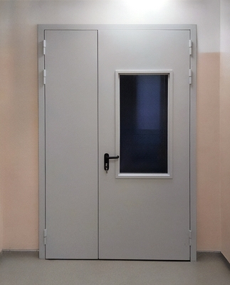 Дверь с окном