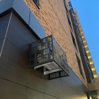 Короб на фасаде здания