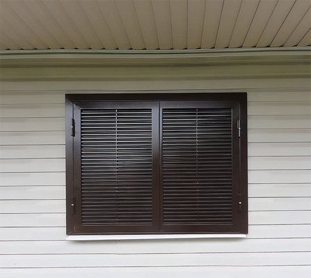 Жалюзийные ставни на окно