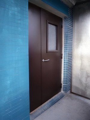 Коричневая со стеклом Коричневая со стеклом