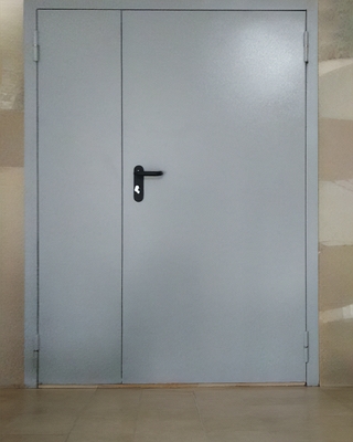 Глухая огнестойкая дверь (1,5 створки)