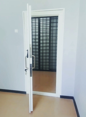 Дверь с защитой 4-го класса Дверь с защитой 4-го класса